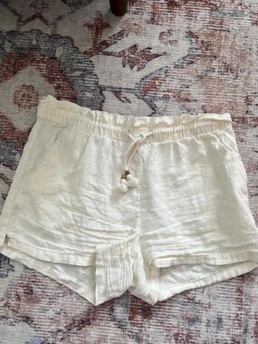 Women’s Cream Lounge Shorts with Drawstring